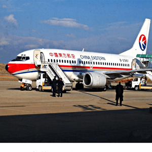 西双版纳机场物流航空快运业稳步发展的原因是什么？